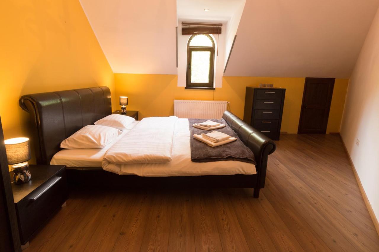 Downtown Park Loft Lägenhet Sinaia Exteriör bild